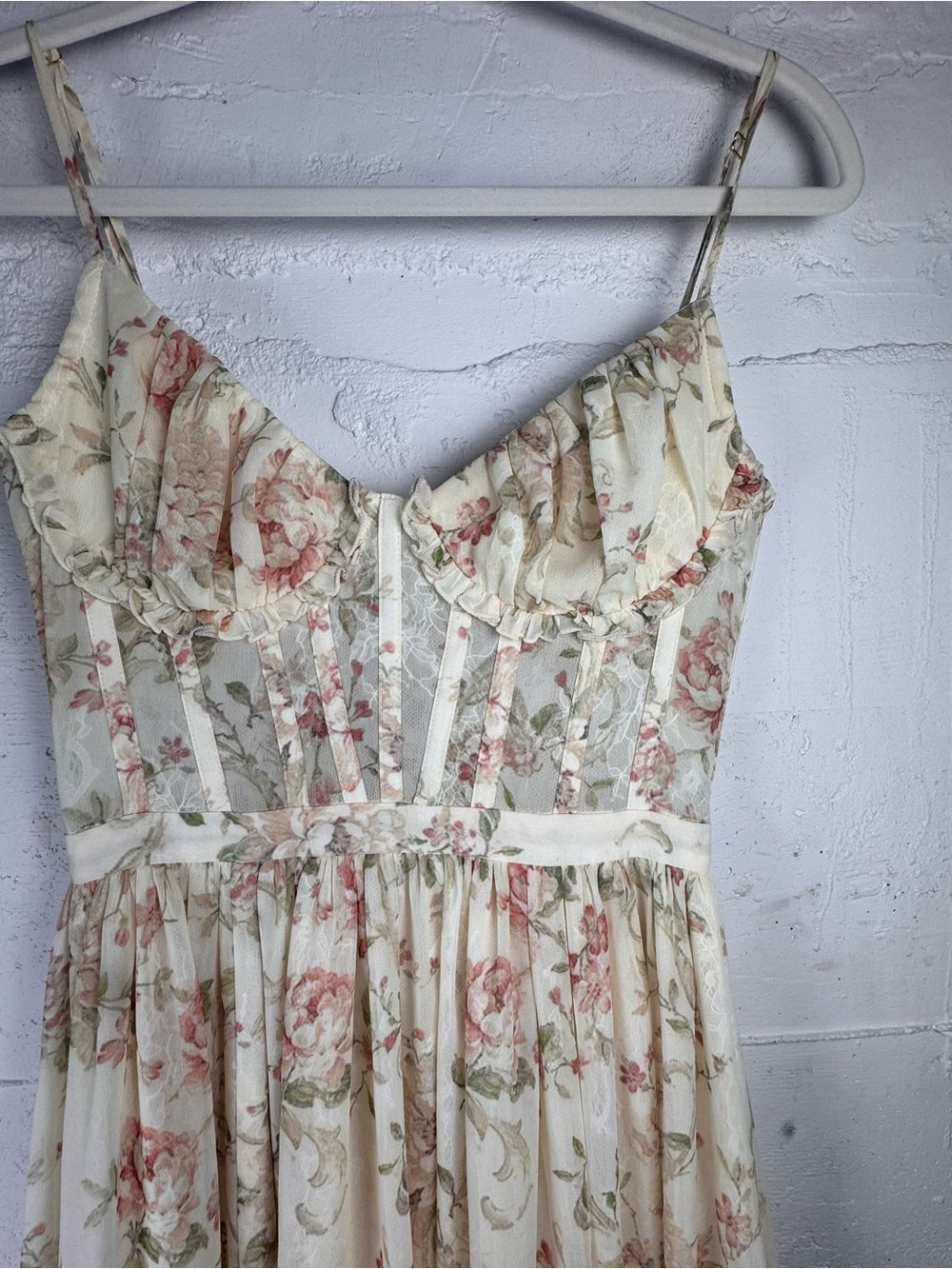 The Carmen Dress in Carmel Valley Rose Floral Ruffle Wedding Revolve Current 0 - Picture 3 of 16